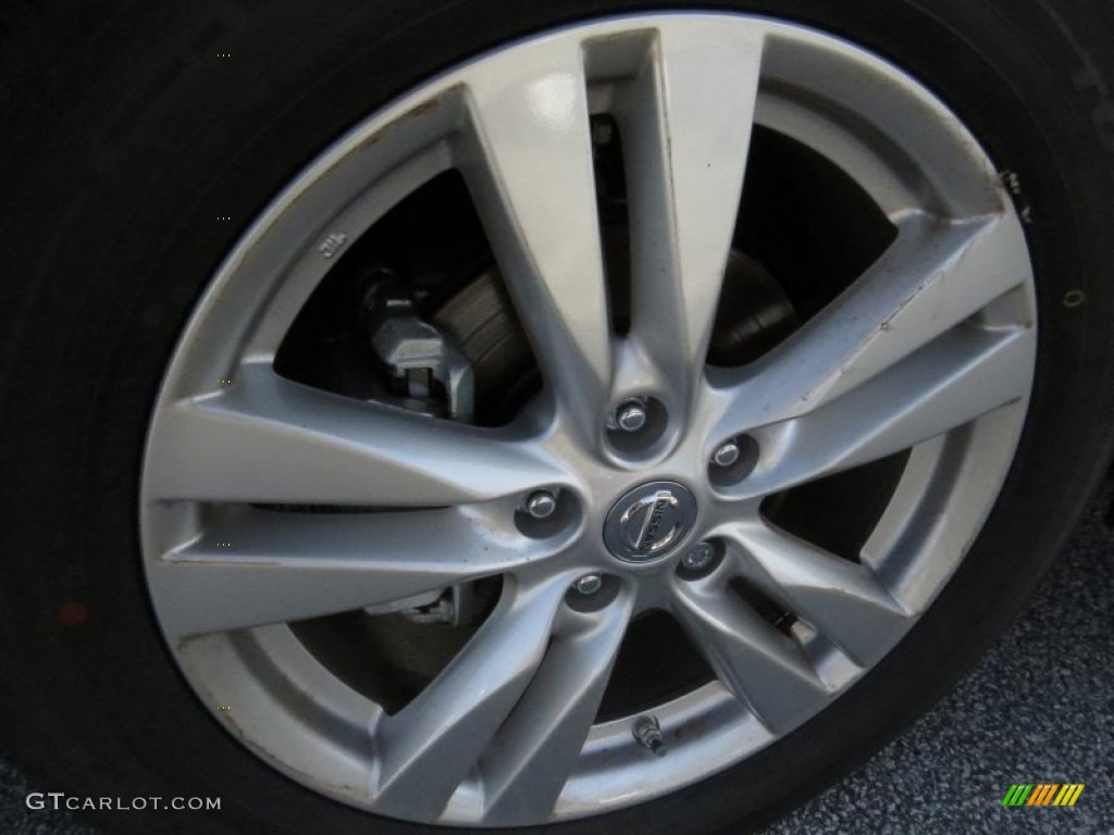 2014 Nissan Quest 3.5 LE Wheel Photos