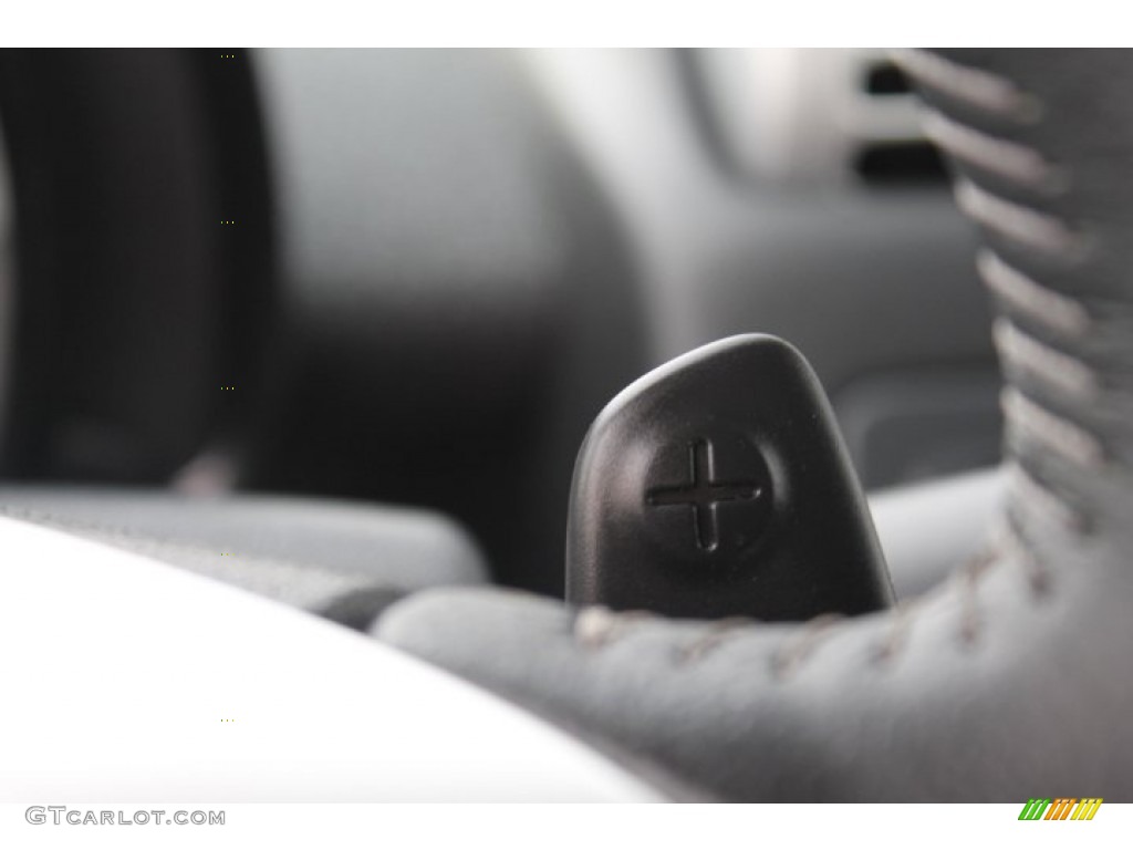 2010 Smart fortwo passion cabriolet Transmission Photos