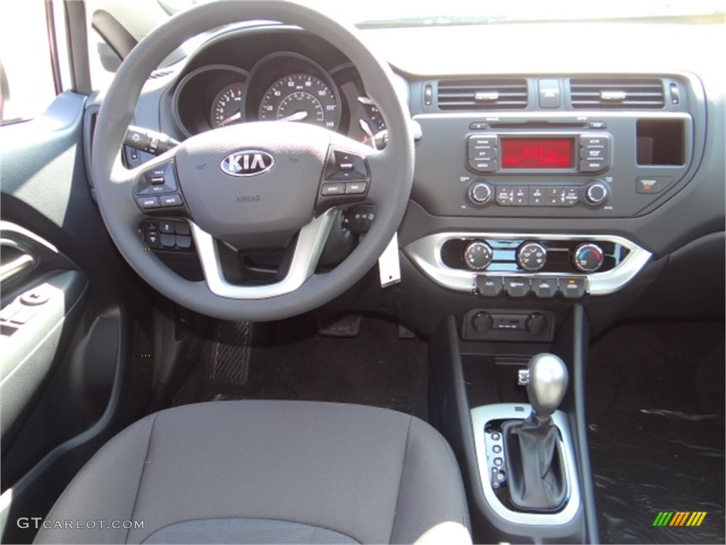 2014 Rio LX - Bright Silver / Black photo #10