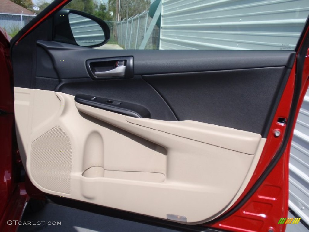 2014 Toyota Camry LE Ivory Door Panel Photo #91714390