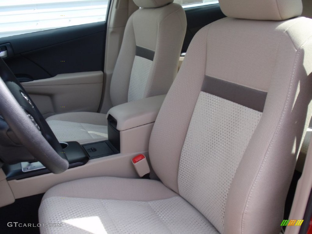 2014 Toyota Camry LE Front Seat Photo #91714594