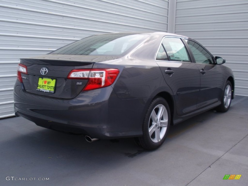 2014 Camry SE - Magnetic Gray Metallic / Black photo #4