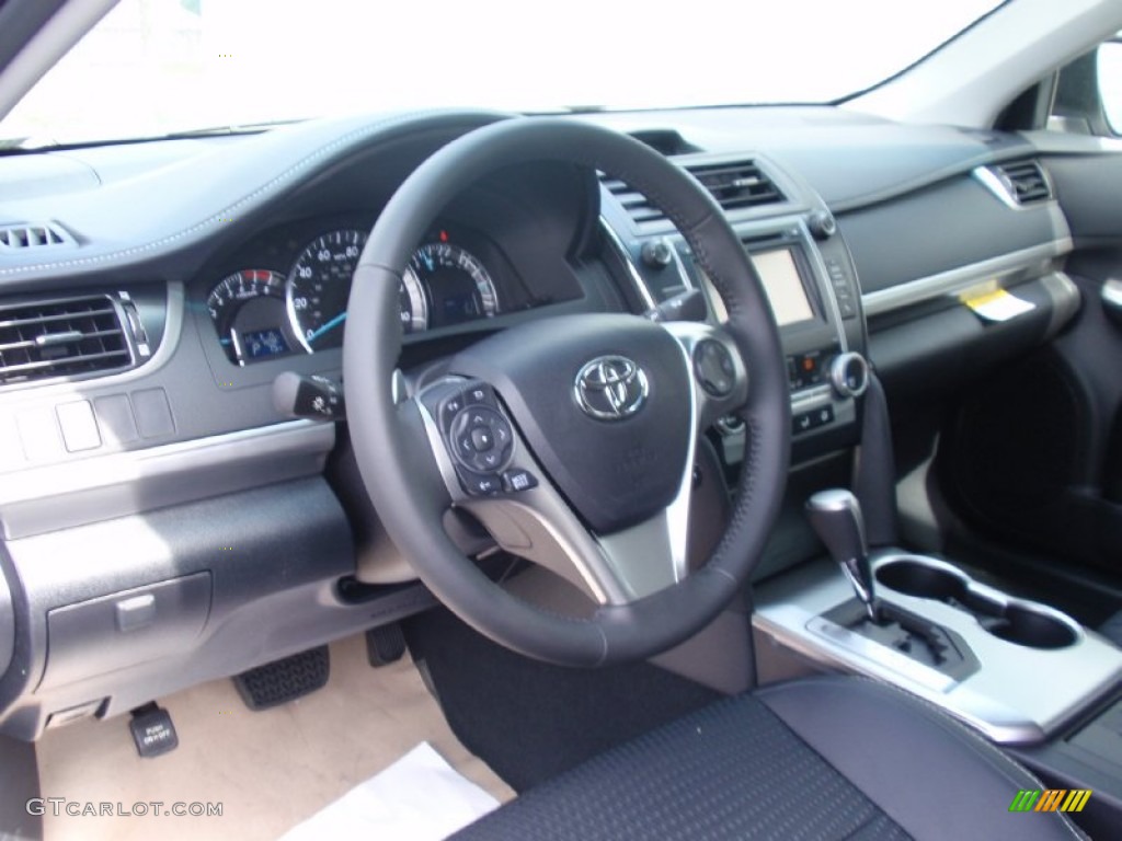 2014 Camry SE - Magnetic Gray Metallic / Black photo #25