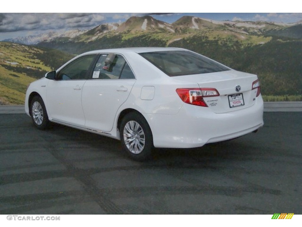 2014 Camry Hybrid LE - Super White / Ivory photo #3