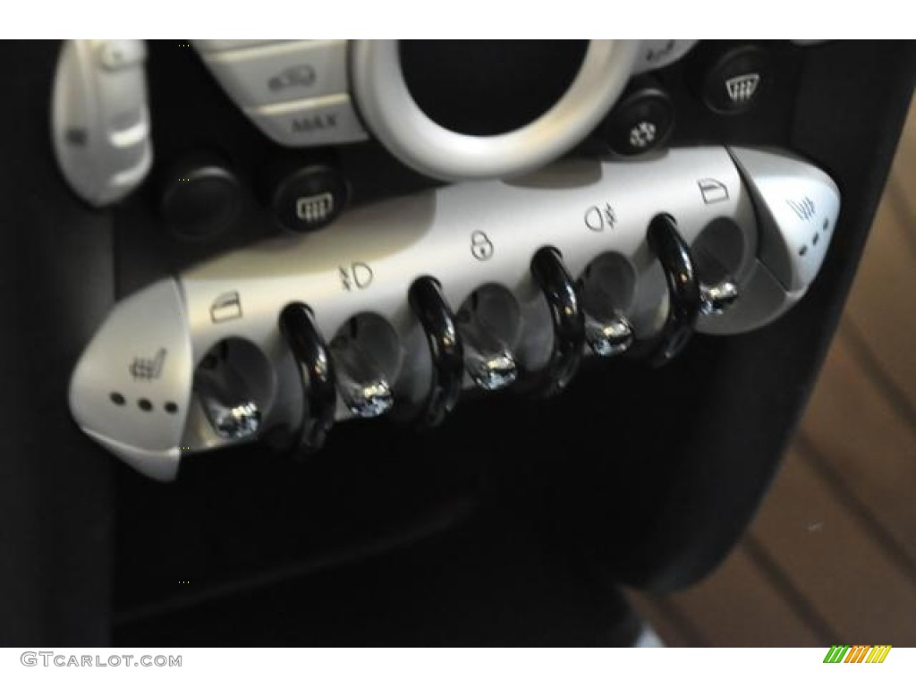 2009 Cooper Hardtop - British Racing Green Metallic / Punch Carbon Black Leather photo #26