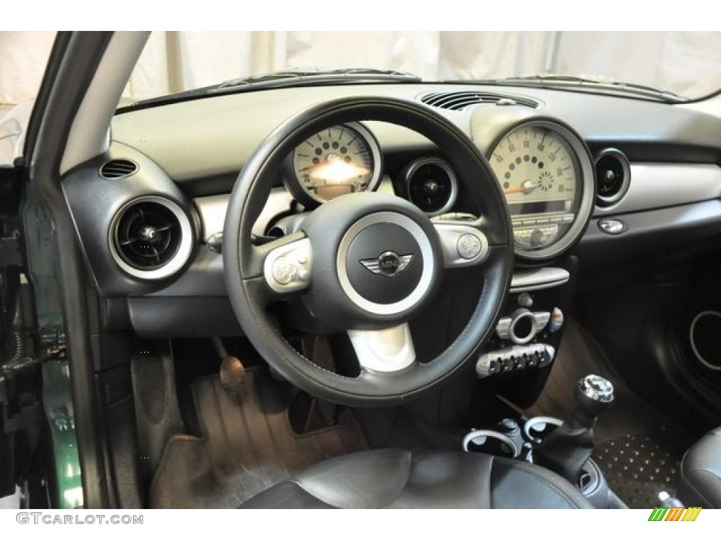 2009 Cooper Hardtop - British Racing Green Metallic / Punch Carbon Black Leather photo #31