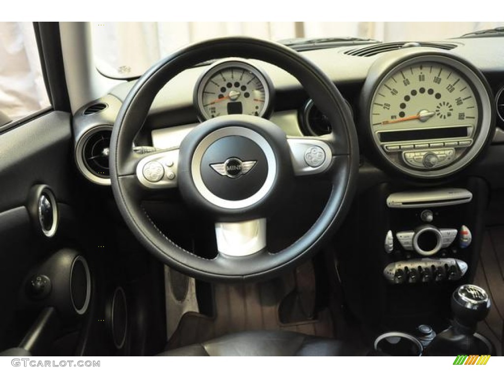 2009 Cooper Hardtop - British Racing Green Metallic / Punch Carbon Black Leather photo #33