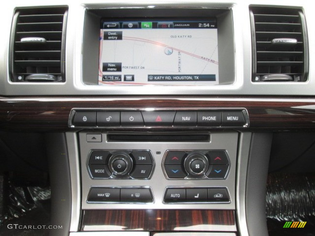 2014 Jaguar XF 2.0T Controls Photo #91717417
