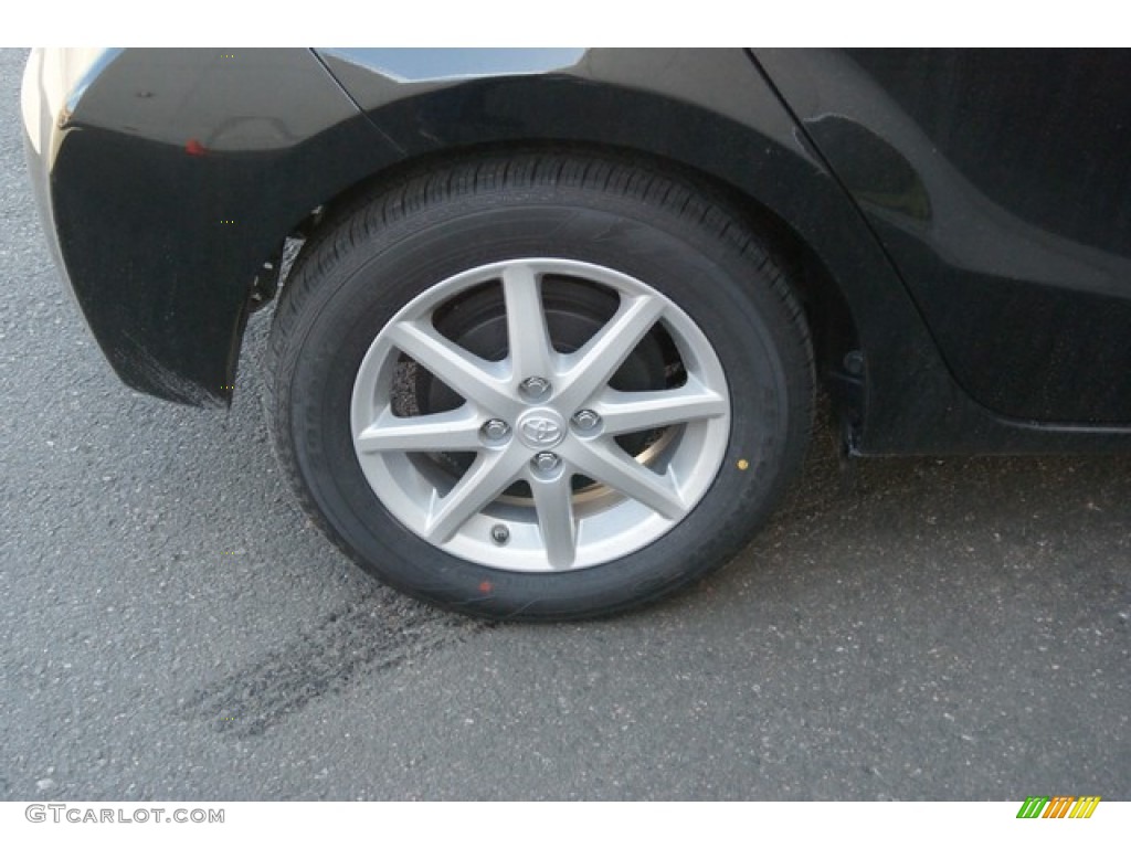 2014 Toyota Prius c Hybrid Three Wheel Photo #91719385