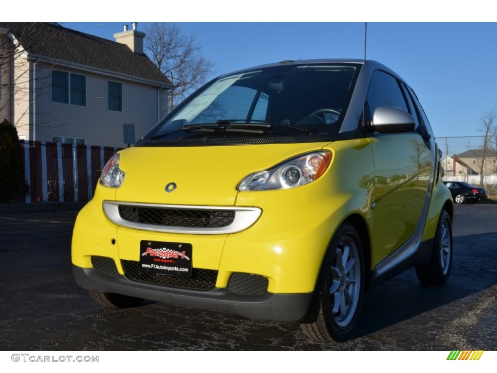 2008 fortwo passion cabriolet - Light Yellow / Design Black photo #1