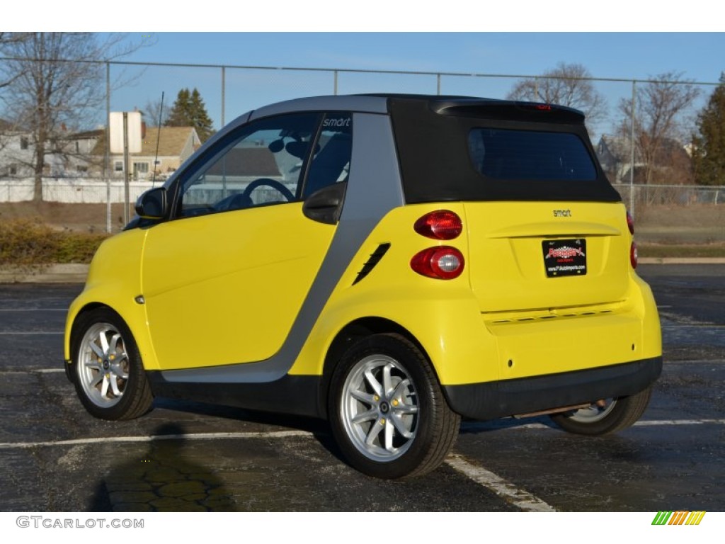 2008 fortwo passion cabriolet - Light Yellow / Design Black photo #3