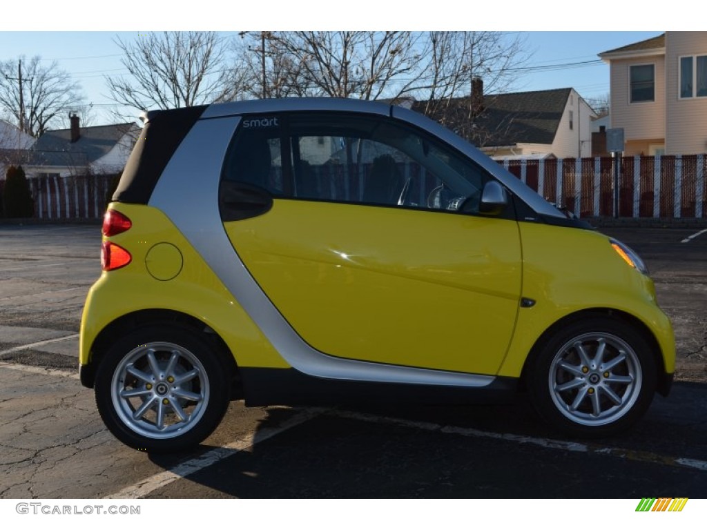 2008 fortwo passion cabriolet - Light Yellow / Design Black photo #6