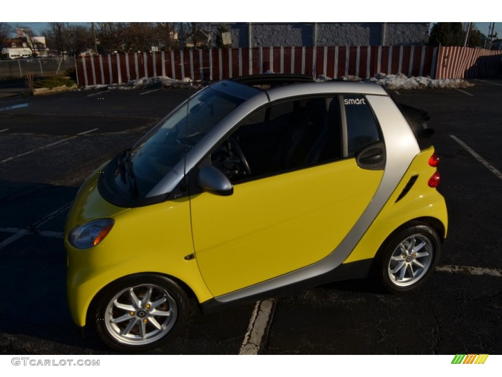 2008 fortwo passion cabriolet - Light Yellow / Design Black photo #7