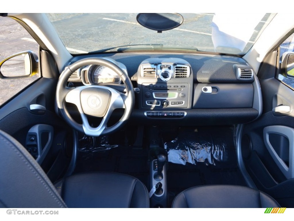 2008 fortwo passion cabriolet - Light Yellow / Design Black photo #12