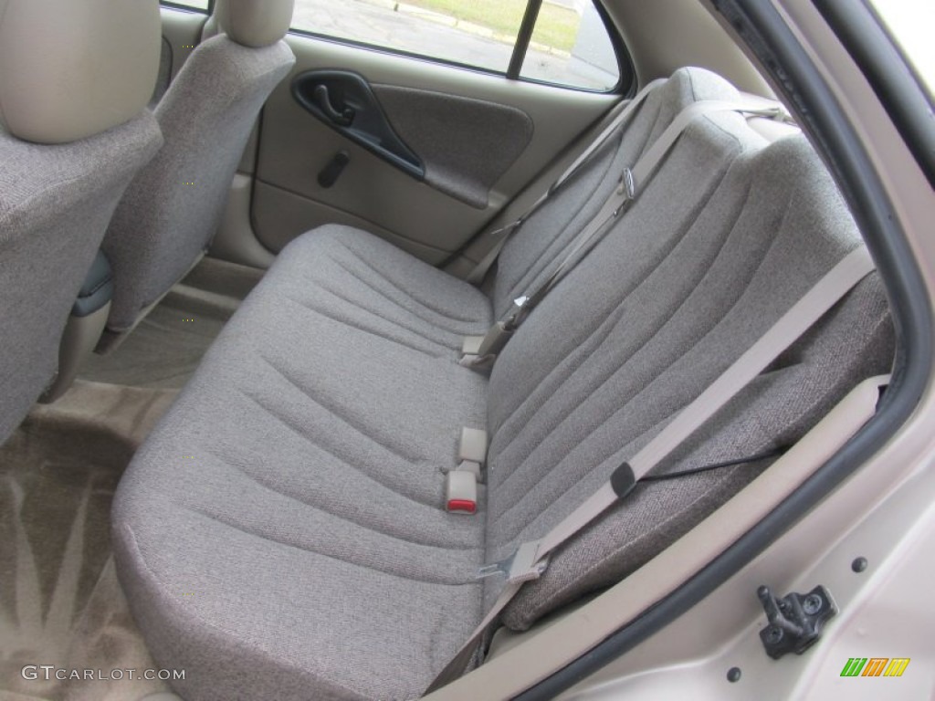 Neutral Beige Interior 2003 Chevrolet Cavalier Sedan Photo #91721698