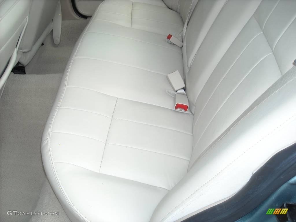 2006 Grand Marquis LS - Light Tundra Metallic / Light Camel photo #17