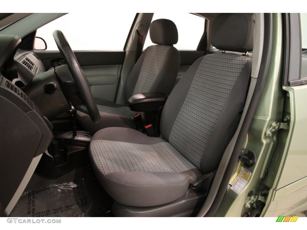 2007 Focus ZX4 SE Sedan - Kiwi Green Metallic / Charcoal/Light Flint photo #5