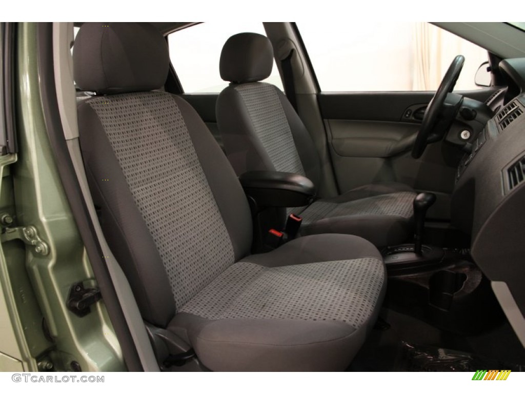 2007 Focus ZX4 SE Sedan - Kiwi Green Metallic / Charcoal/Light Flint photo #10