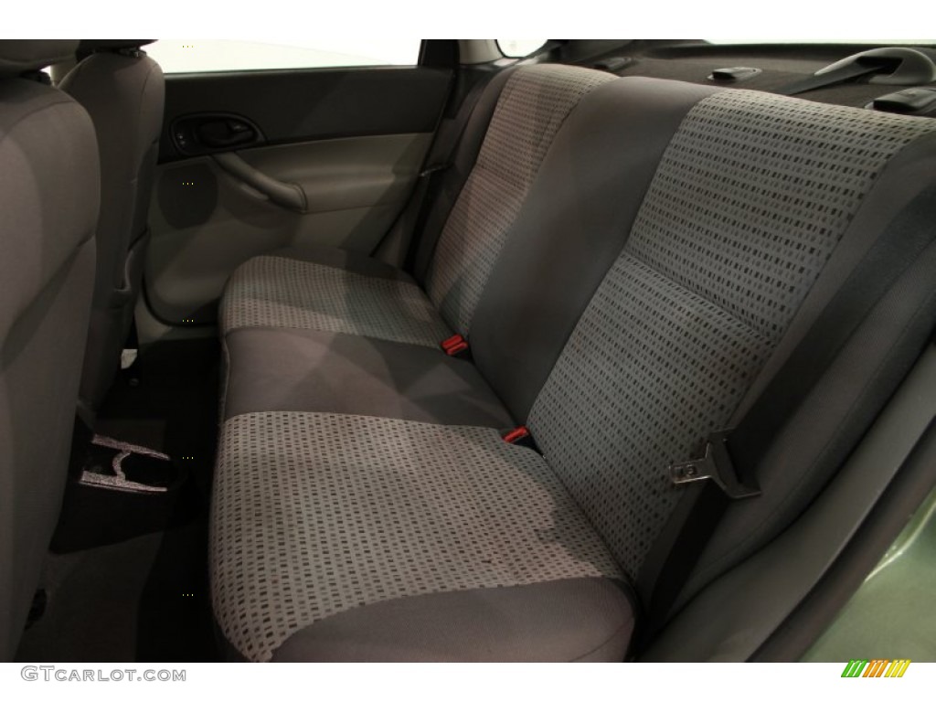 2007 Focus ZX4 SE Sedan - Kiwi Green Metallic / Charcoal/Light Flint photo #12