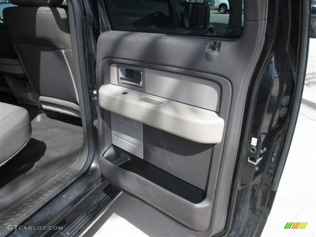 2010 F150 XL SuperCrew - Tuxedo Black / Medium Stone photo #18