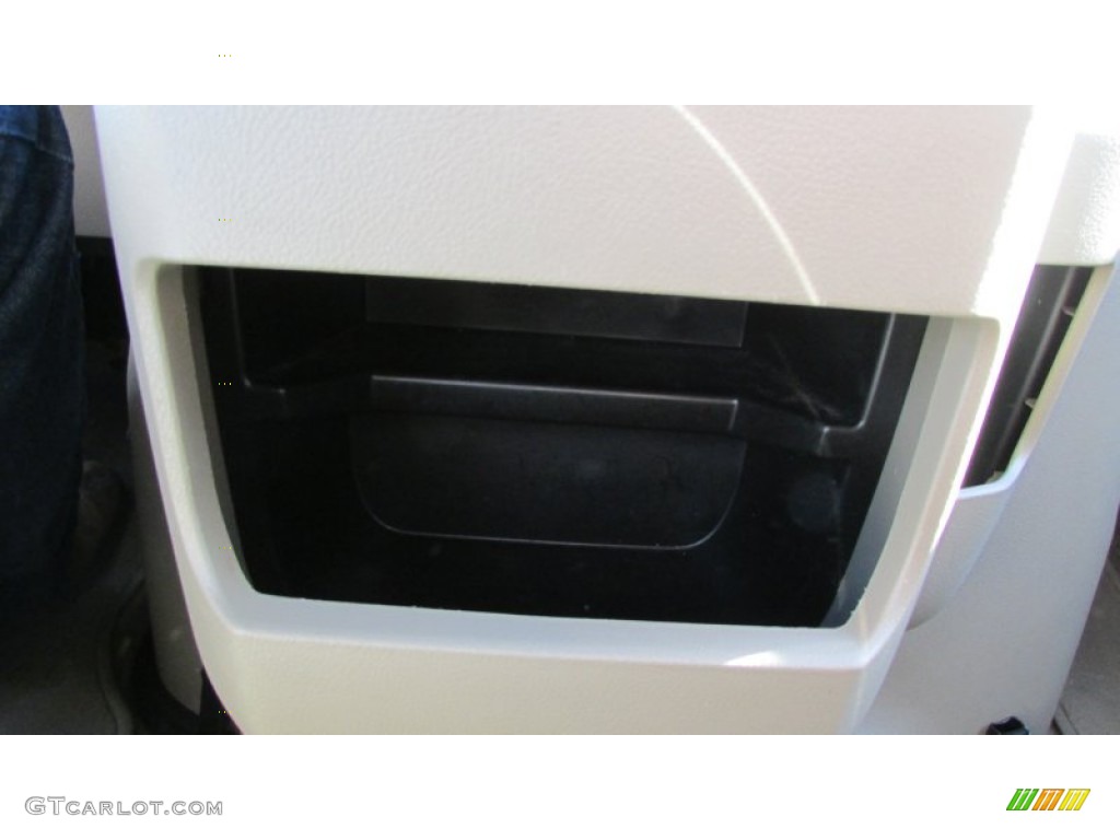 2013 E Series Van E350 XLT Passenger - Pueblo Gold Metallic / Medium Pebble photo #35