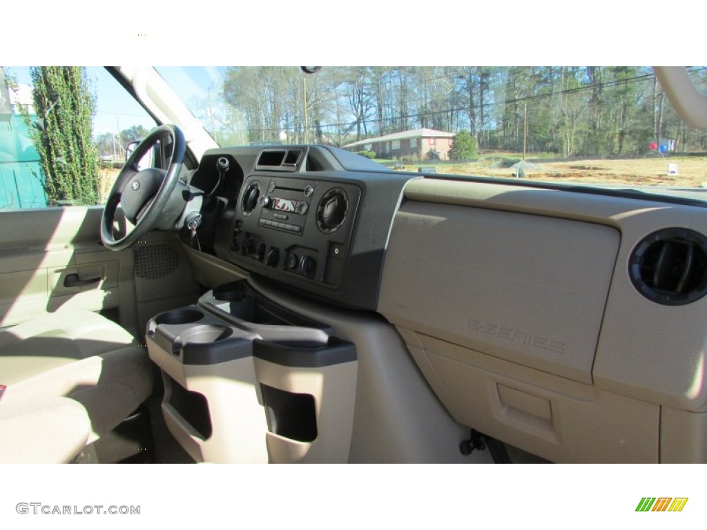 2013 E Series Van E350 XLT Passenger - Pueblo Gold Metallic / Medium Pebble photo #41