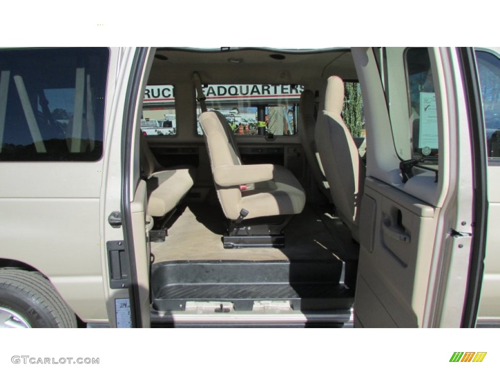 2013 E Series Van E350 XLT Passenger - Pueblo Gold Metallic / Medium Pebble photo #43