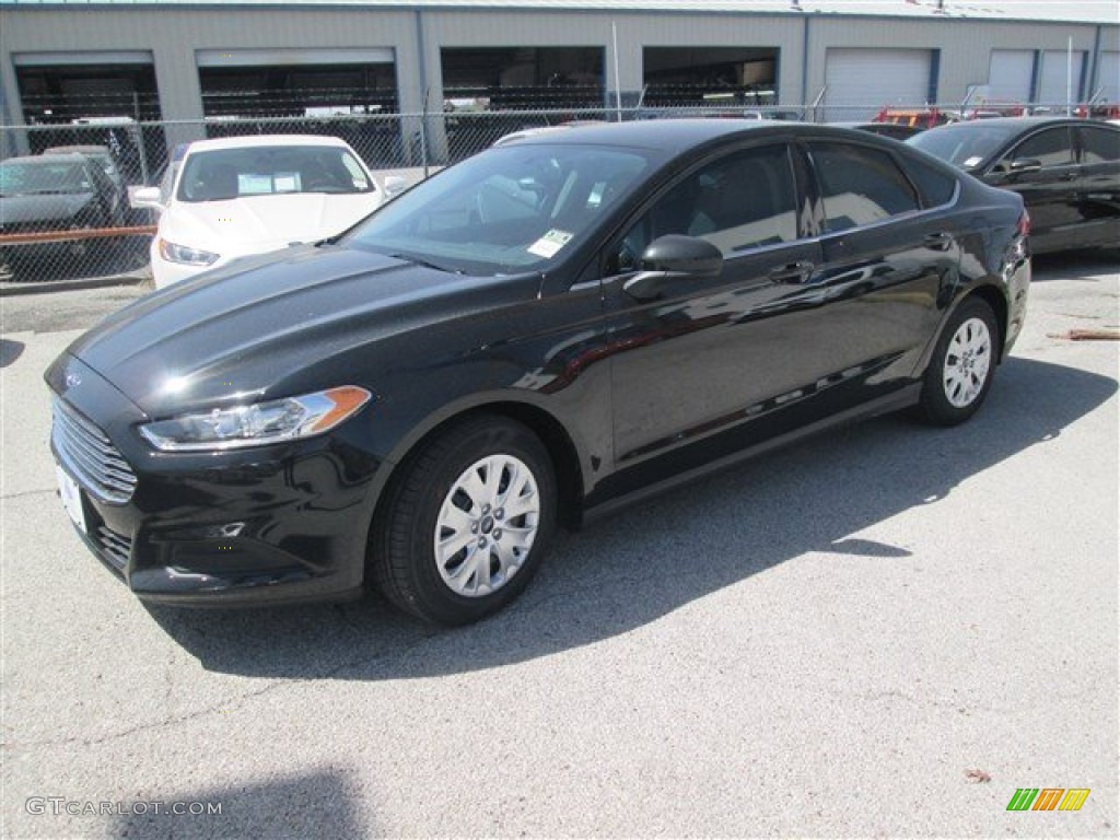 2014 Fusion S - Tuxedo Black / Earth Gray photo #1