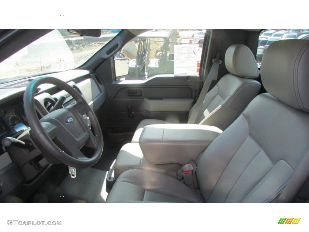2010 F150 XL Regular Cab - Fleet Green / Medium Stone photo #17