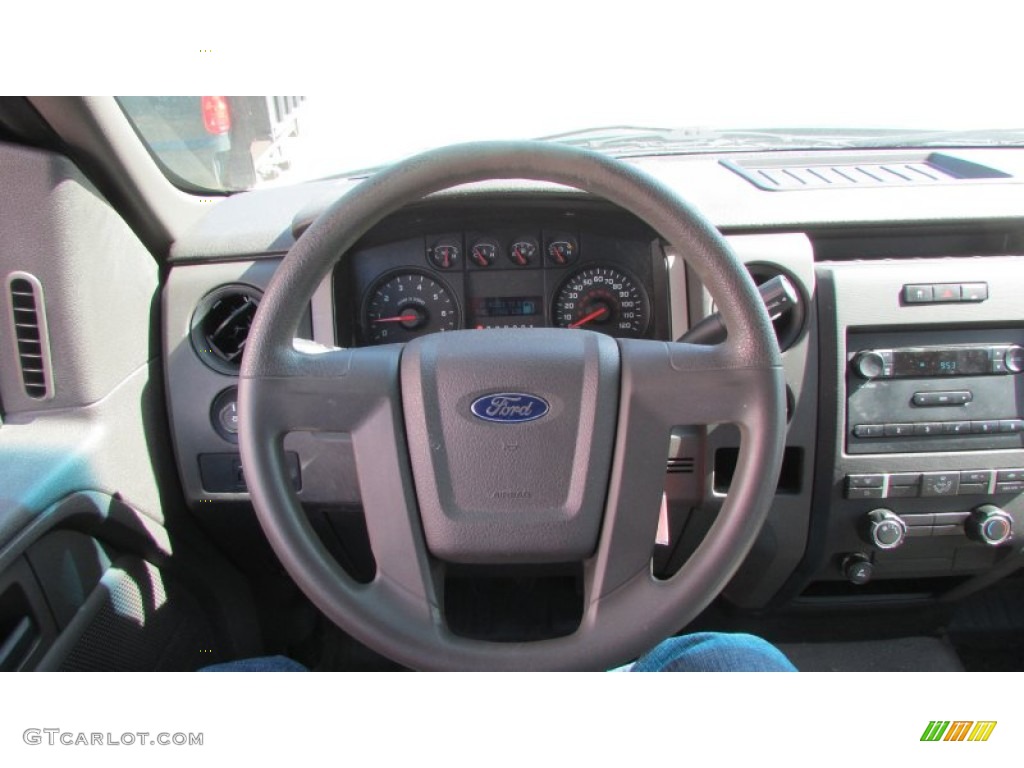 2010 F150 XL Regular Cab - Fleet Green / Medium Stone photo #20