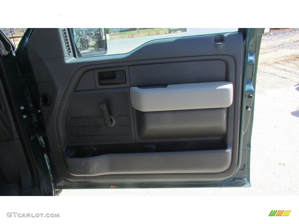 2010 F150 XL Regular Cab - Fleet Green / Medium Stone photo #30