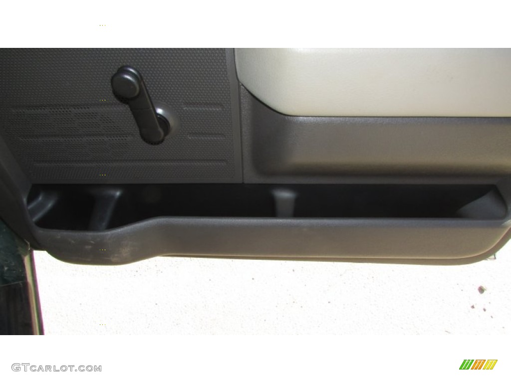 2010 F150 XL Regular Cab - Fleet Green / Medium Stone photo #31