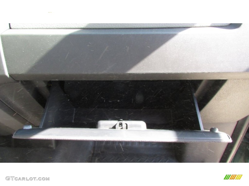 2010 F150 XL Regular Cab - Fleet Green / Medium Stone photo #35