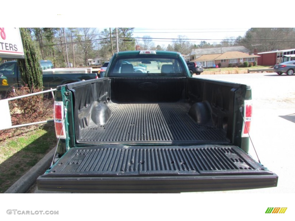 2010 F150 XL Regular Cab - Fleet Green / Medium Stone photo #36