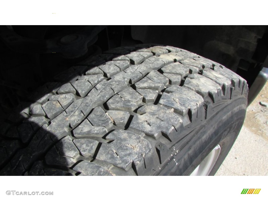 2010 F150 XL Regular Cab - Fleet Green / Medium Stone photo #44