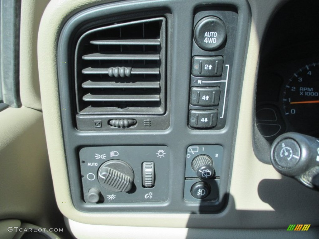 2003 Tahoe LT 4x4 - Light Pewter Metallic / Tan/Neutral photo #17