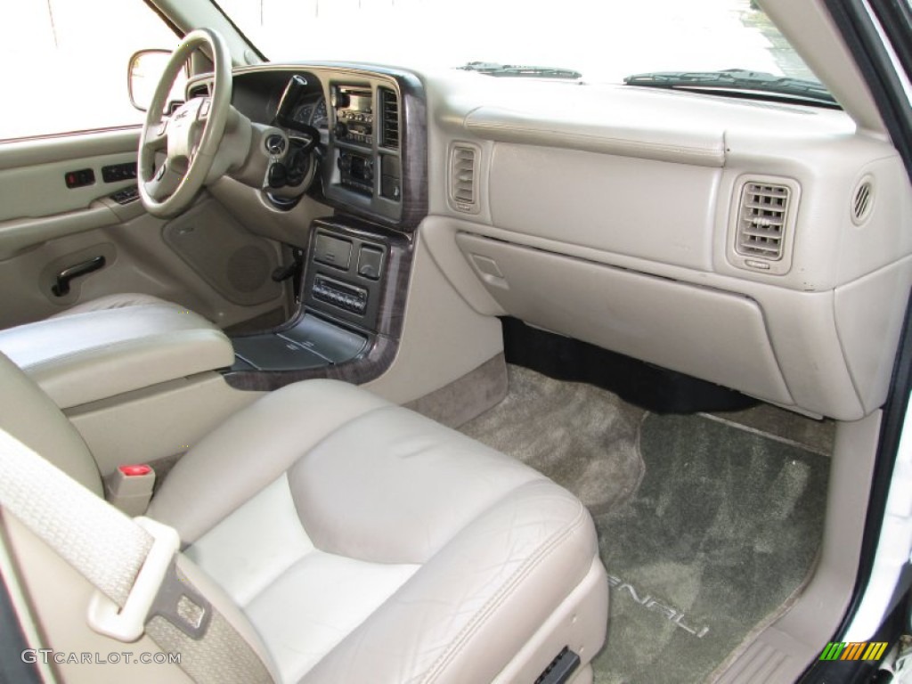 2003 GMC Yukon Denali AWD Dashboard Photos