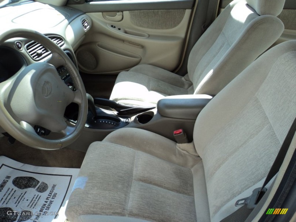 2002 Alero GL Sedan - Sandstone Metallic / Neutral photo #5