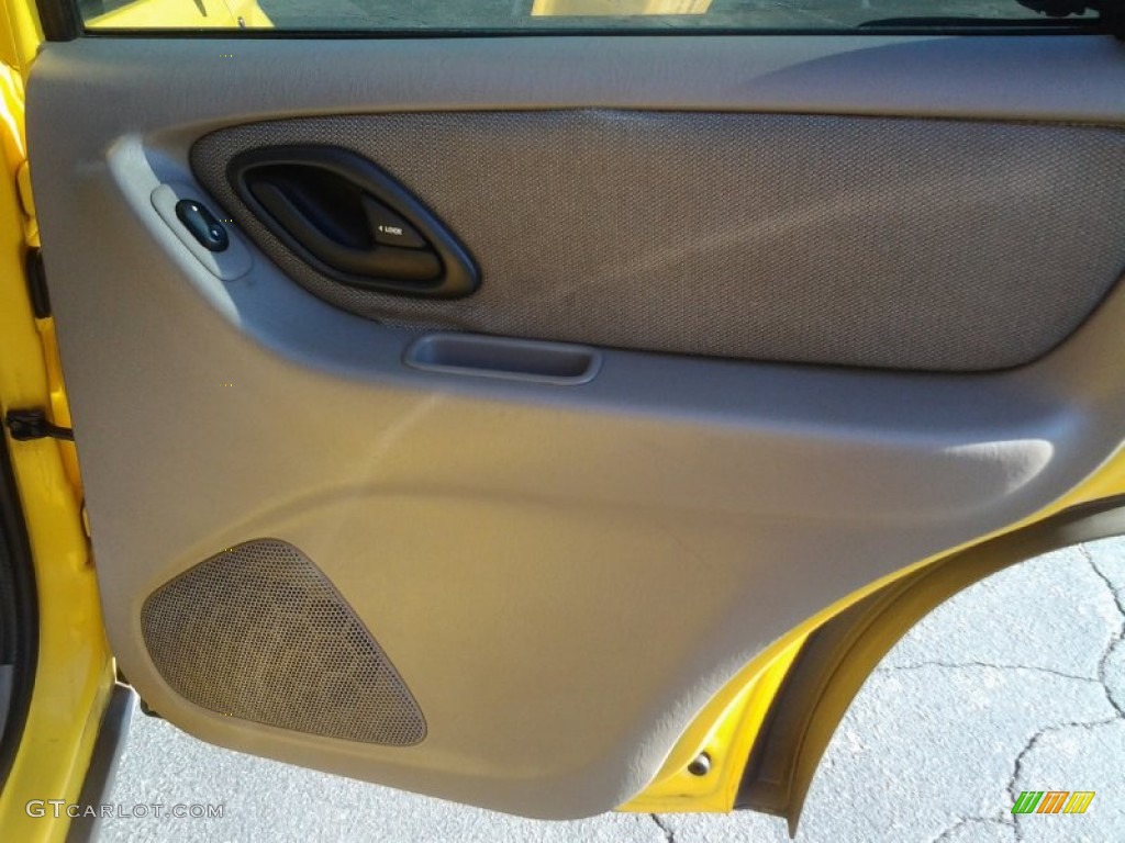 2002 Escape XLT V6 4WD - Chrome Yellow / Medium Graphite photo #16