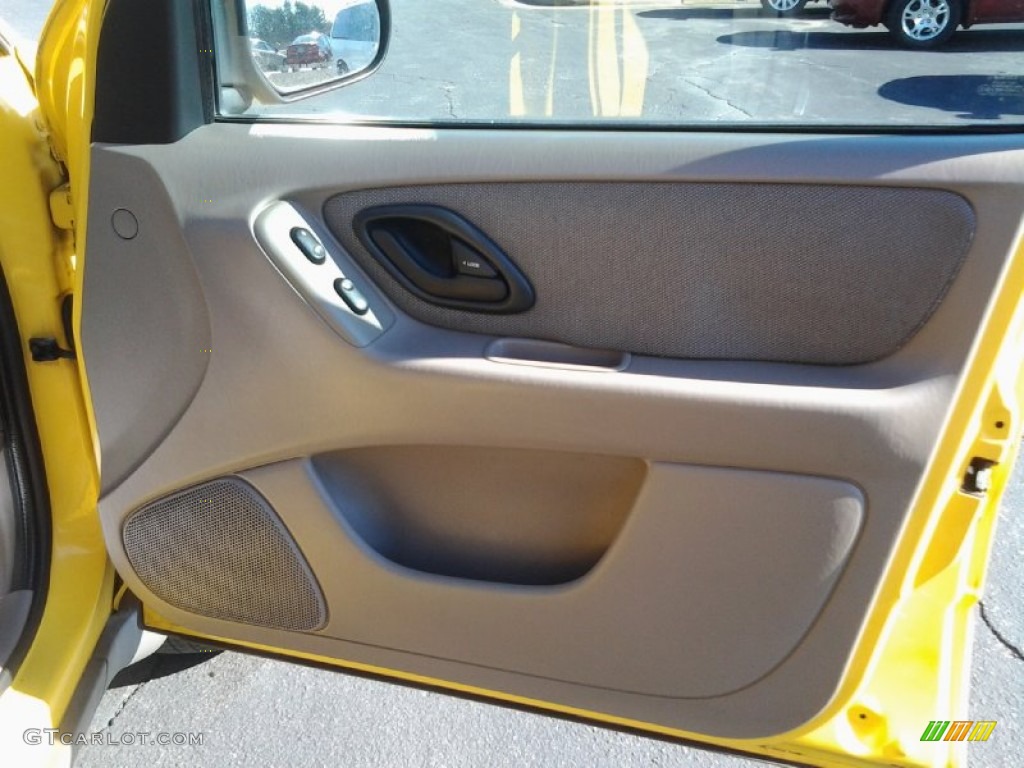 2002 Escape XLT V6 4WD - Chrome Yellow / Medium Graphite photo #17