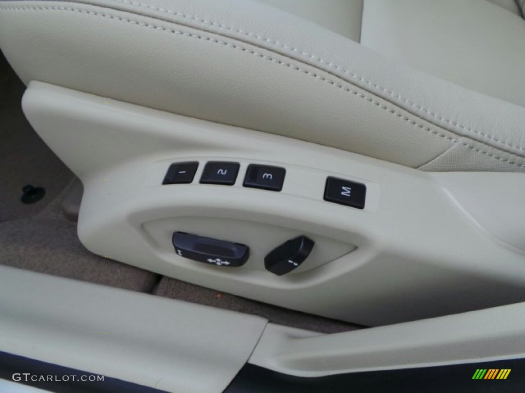 2015 Volvo S60 T5 Drive-E Controls Photo #91759164