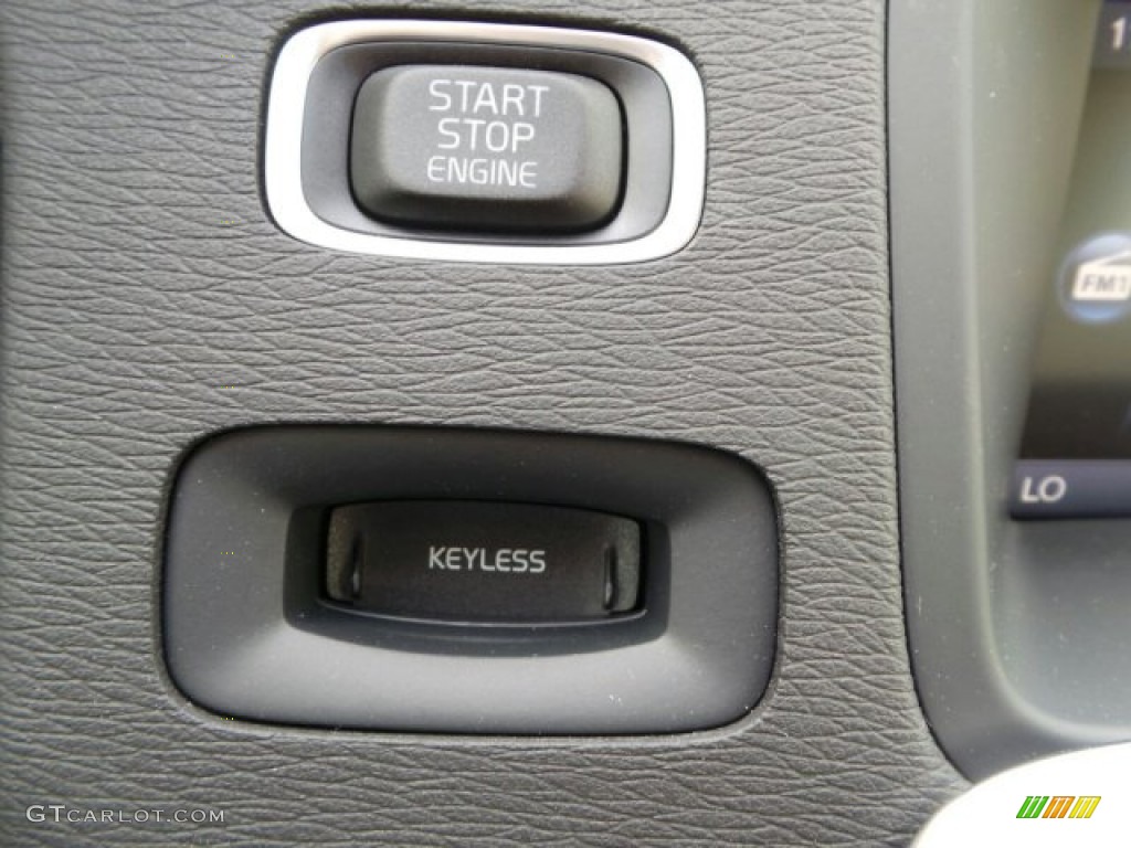 2015 Volvo S60 T5 Drive-E Controls Photo #91761965