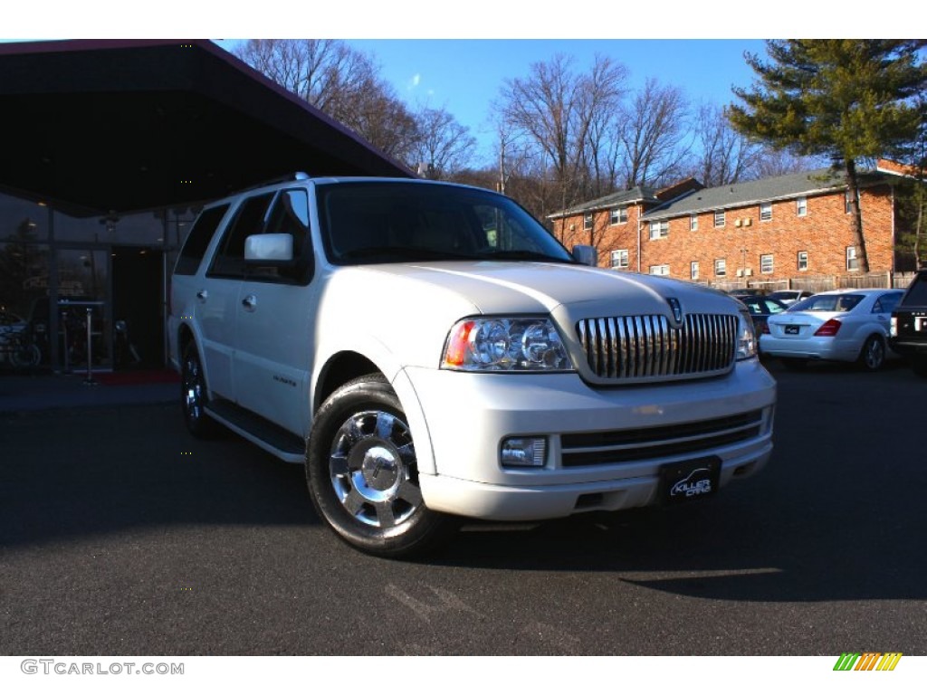 2006 Navigator Luxury 4x4 - Oxford White / Camel photo #1