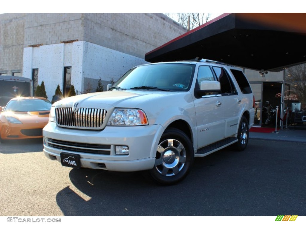 2006 Navigator Luxury 4x4 - Oxford White / Camel photo #3