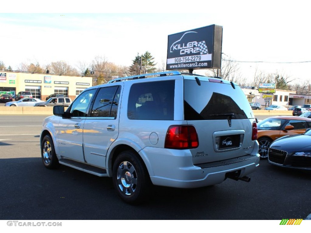 2006 Navigator Luxury 4x4 - Oxford White / Camel photo #5