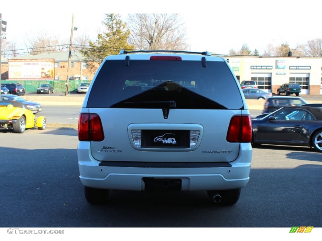 2006 Navigator Luxury 4x4 - Oxford White / Camel photo #6