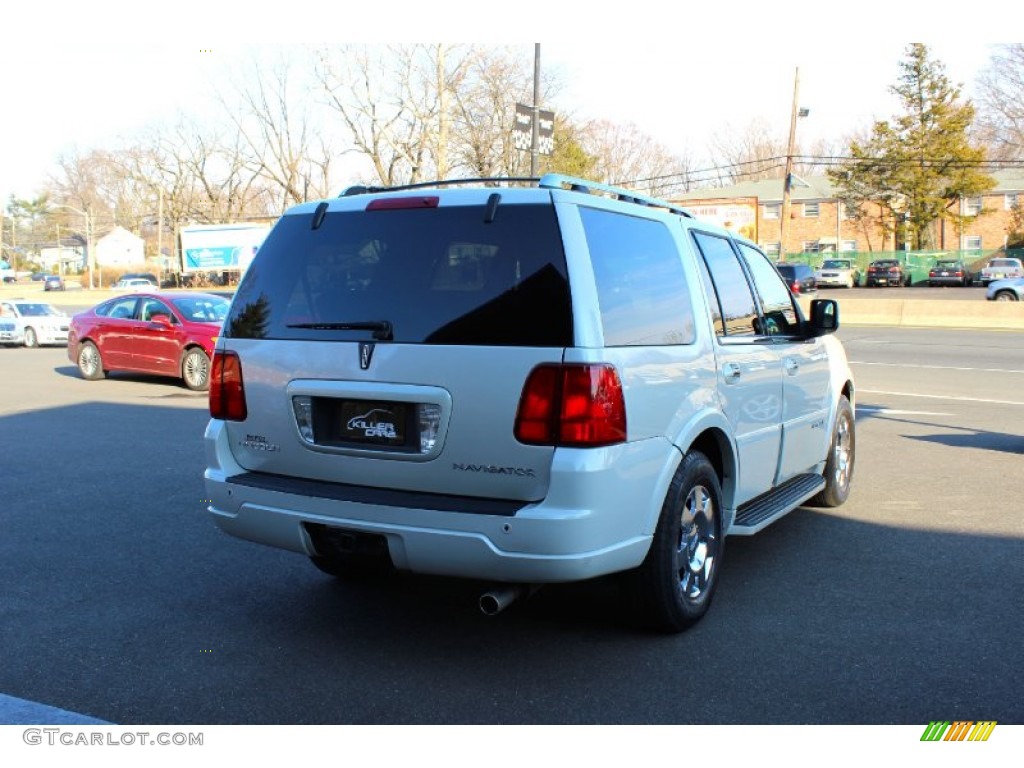 2006 Navigator Luxury 4x4 - Oxford White / Camel photo #7