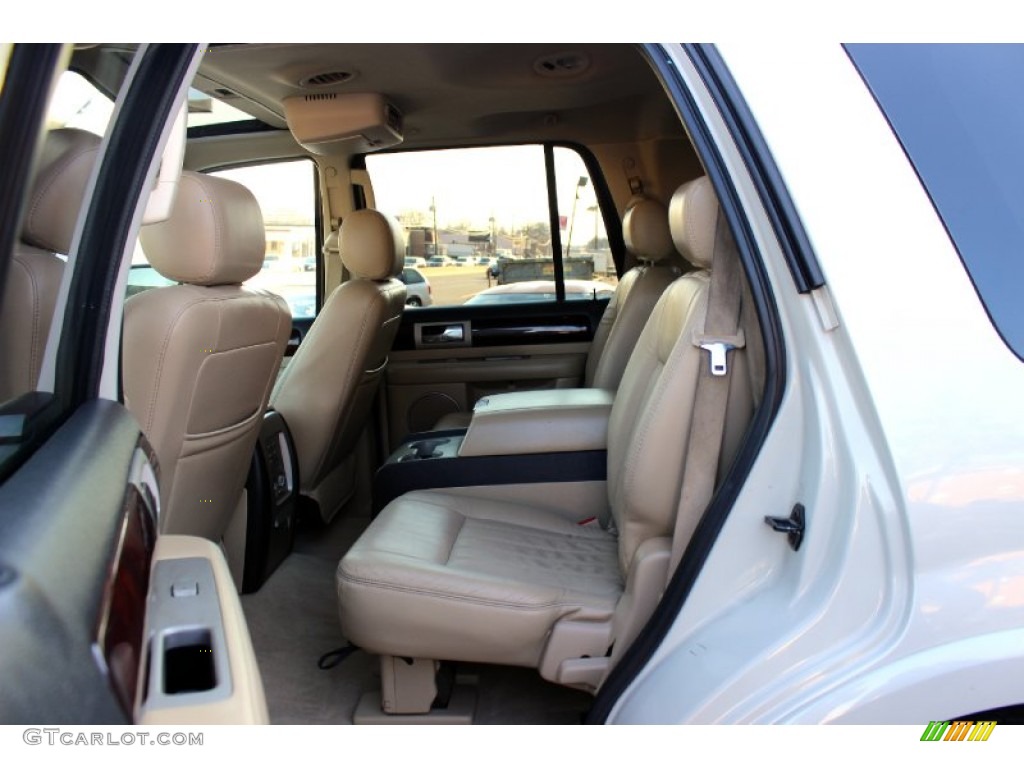 2006 Navigator Luxury 4x4 - Oxford White / Camel photo #14