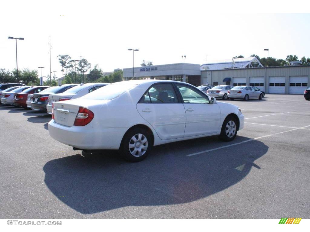 2004 Camry LE - Super White / Taupe photo #3