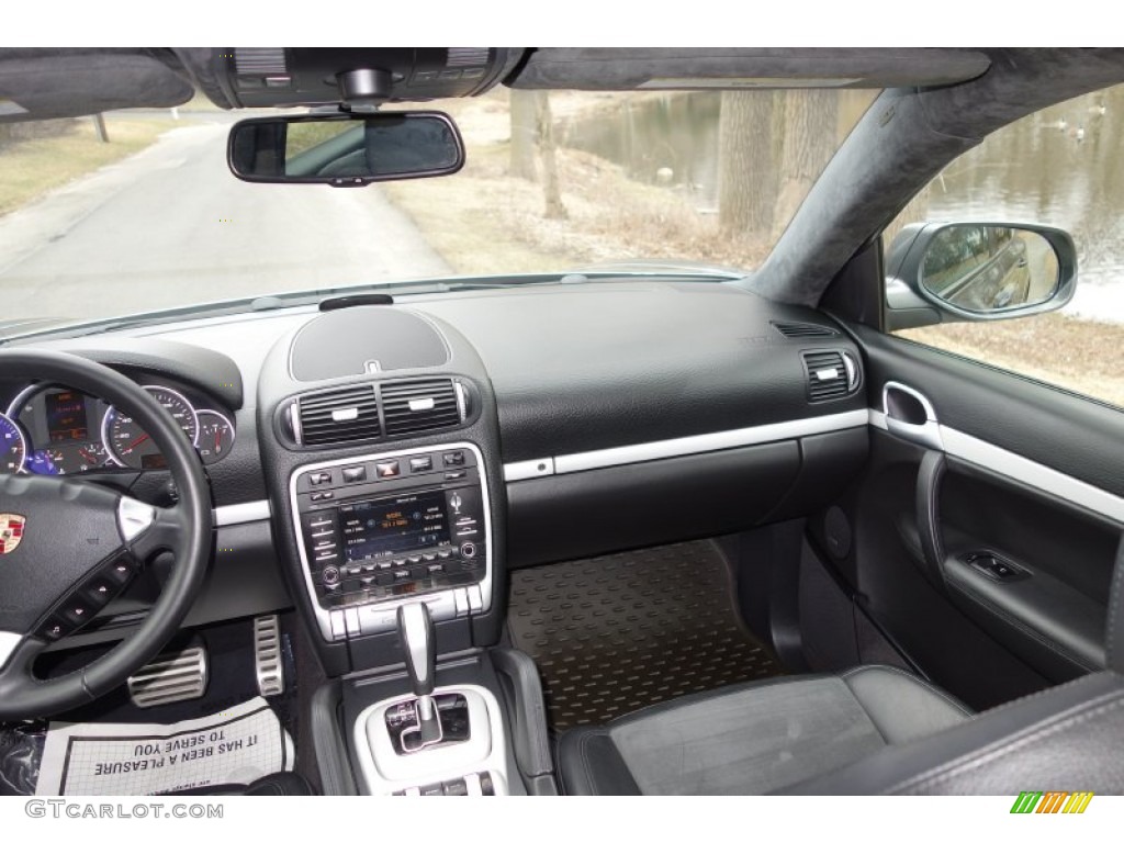 2010 Porsche Cayenne GTS Dashboard Photos